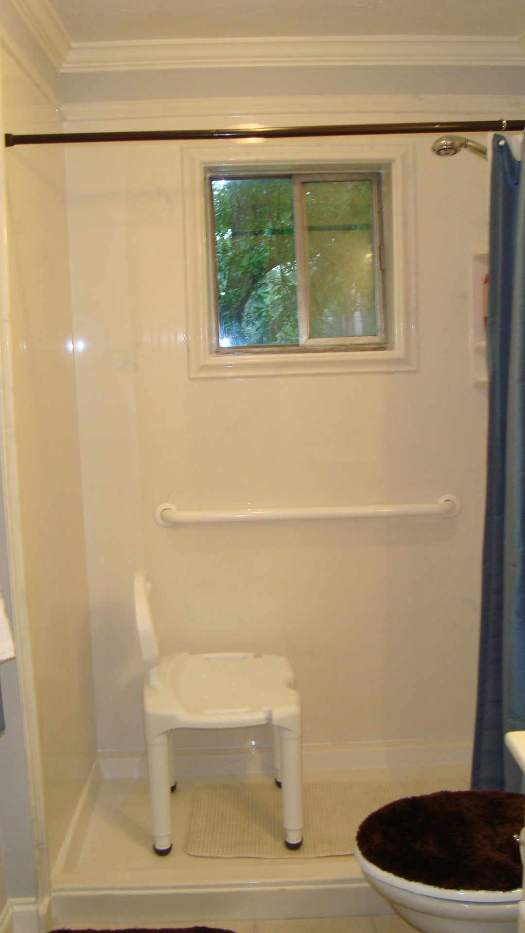 Jackson Homeowner Recieves SNAP Grant to Modify Bathroom