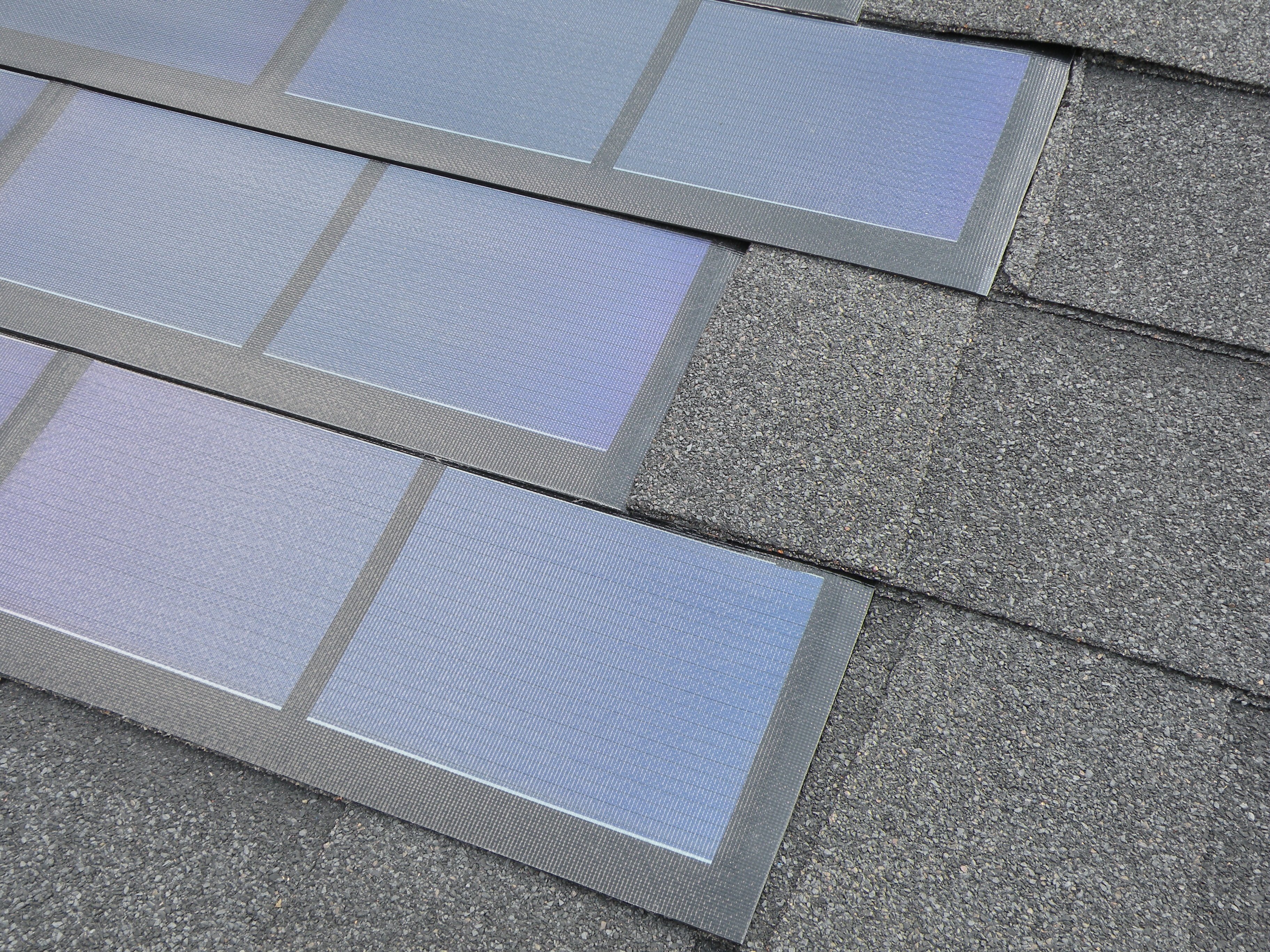 PowerShingle by UNI-SOLAR