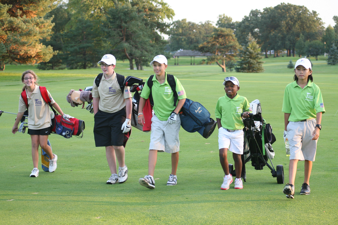 2015_WomenGolferPhoto