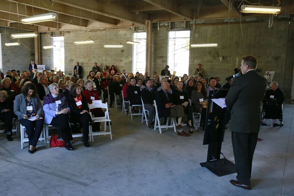 DrThompsonRinglingCollegeLibraryToppinNamingCeremony